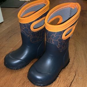 Bogs Little Kids size 7 K Durham Crinkle